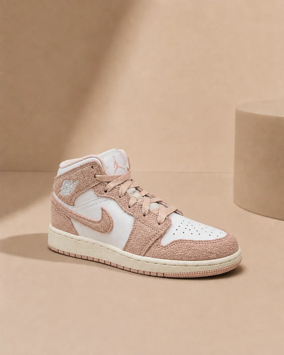 NIKE Air Jordan 1 Mid SE Legend Pink GS
