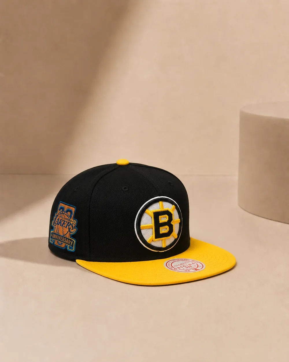 Mitchell & Ness Boston Bruins Team 2 Tone 2.0